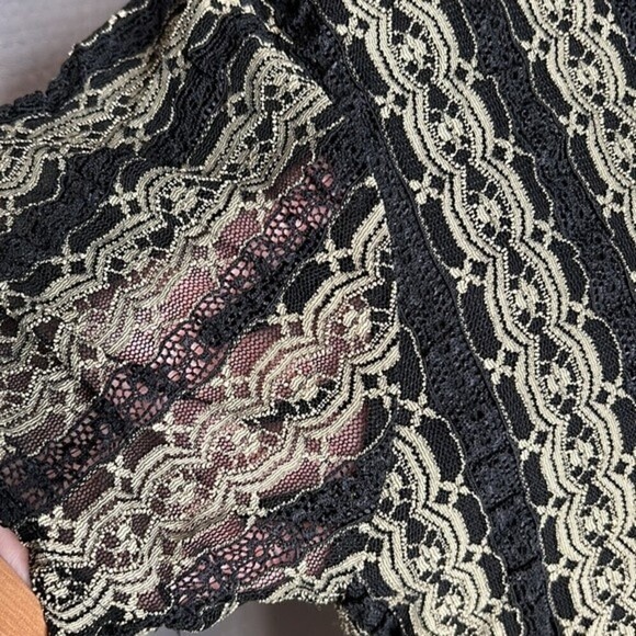 STYLE & CO WOMAN SIZE 1X BLACK AND GOLD BUTTON FRONT BLOUSE - Picture 7 of 8